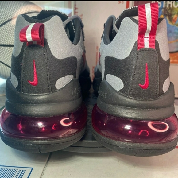 Nike Airmax 270s - Picture 6 of 12